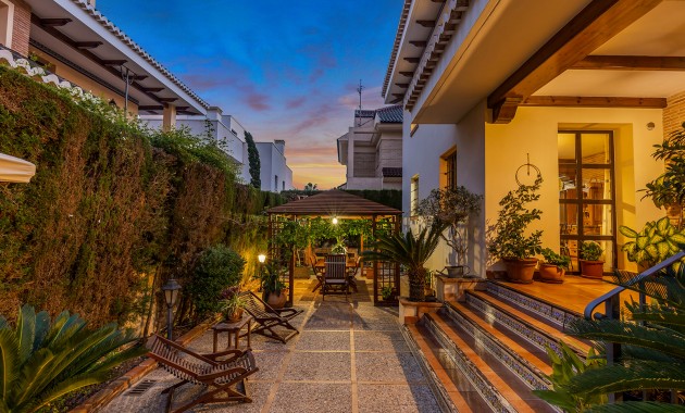 Herverkoop - Detached Villa -
Torrevieja - La Veleta