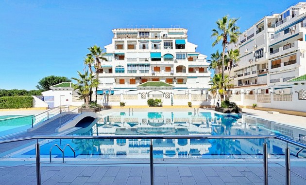 Herverkoop - Appartement / flat -
La Mata - La Mata - Town