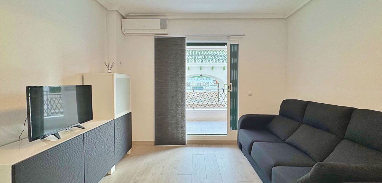 Herverkoop - Appartement / flat -
La Mata - La Mata - Town