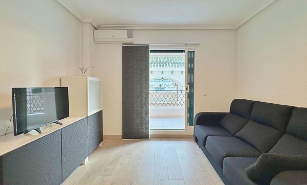 Herverkoop - Appartement / flat -
La Mata - La Mata - Town