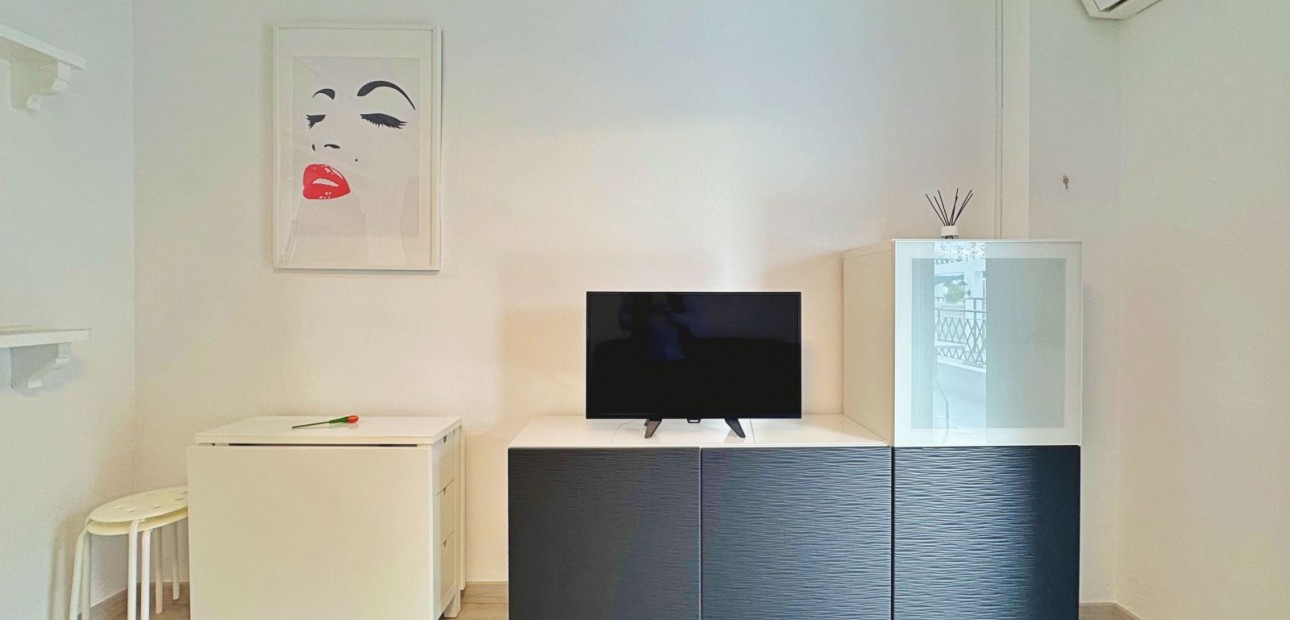 Herverkoop - Appartement / flat -
La Mata - La Mata - Town