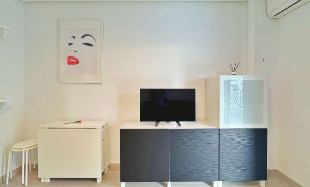 Herverkoop - Appartement / flat -
La Mata - La Mata - Town