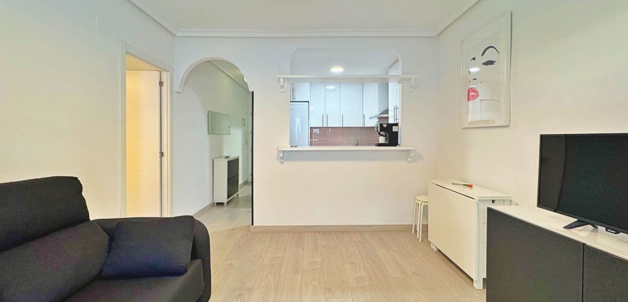 Herverkoop - Appartement / flat -
La Mata - La Mata - Town