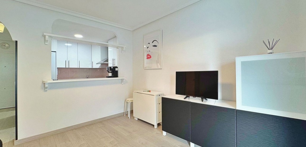 Herverkoop - Appartement / flat -
La Mata - La Mata - Town