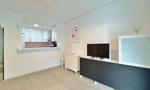 Herverkoop - Appartement / flat -
La Mata - La Mata - Town