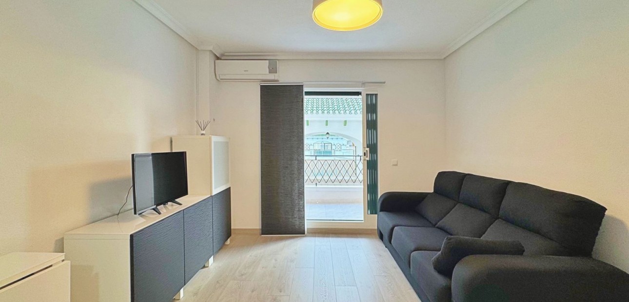 Herverkoop - Appartement / flat -
La Mata - La Mata - Town