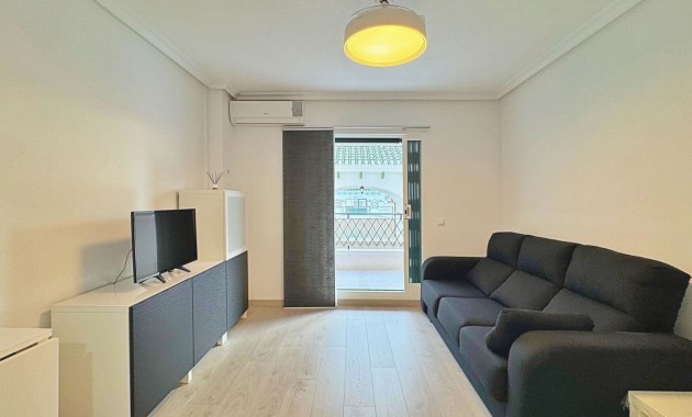 Herverkoop - Appartement / flat -
La Mata - La Mata - Town