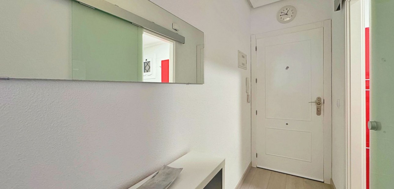 Herverkoop - Appartement / flat -
La Mata - La Mata - Town