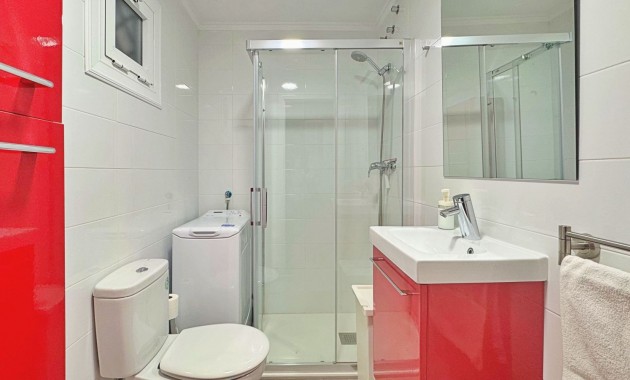 Herverkoop - Appartement / flat -
La Mata - La Mata - Town