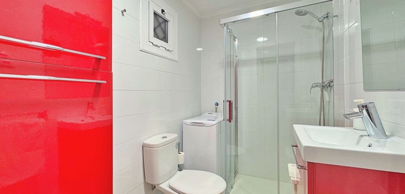 Herverkoop - Appartement / flat -
La Mata - La Mata - Town