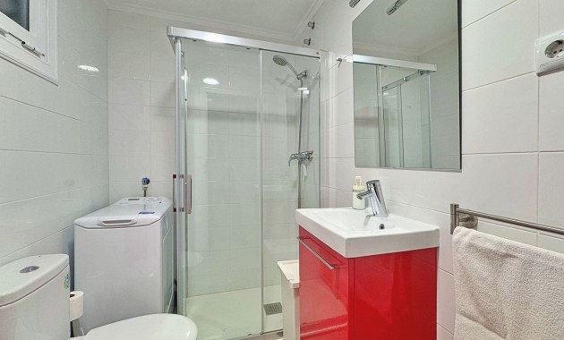 Herverkoop - Appartement / flat -
La Mata - La Mata - Town