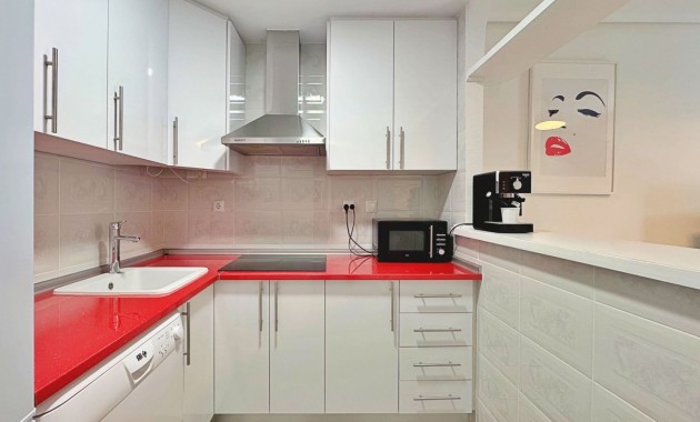 Herverkoop - Appartement / flat -
La Mata - La Mata - Town