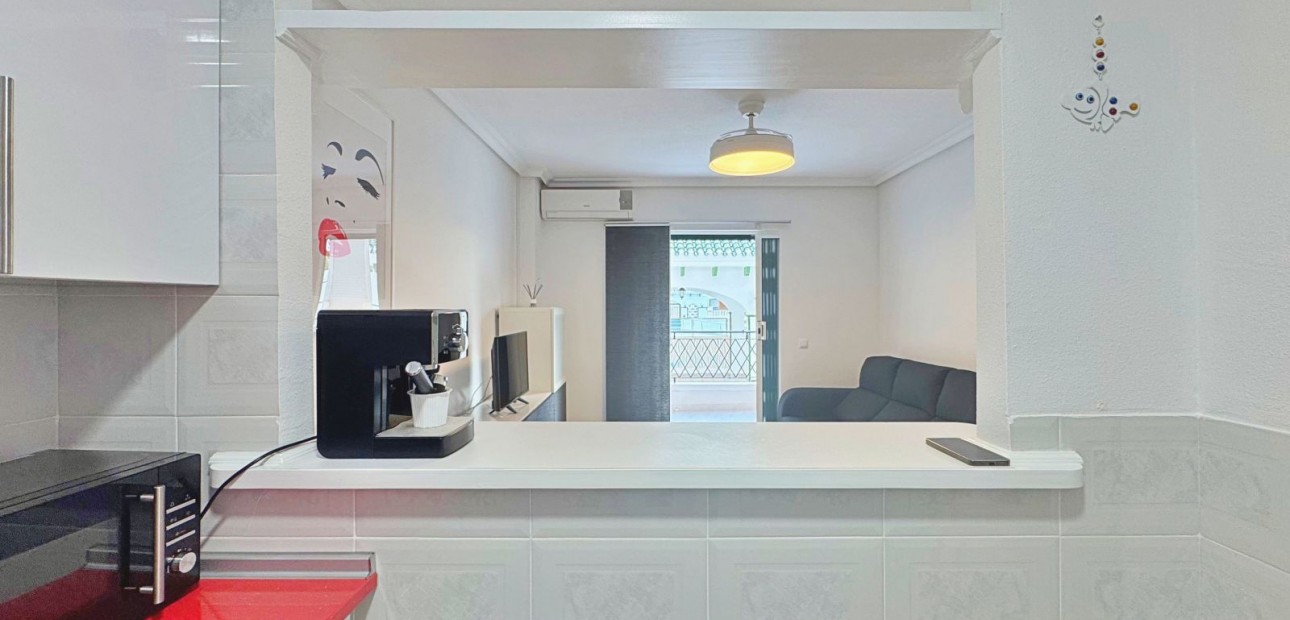 Herverkoop - Appartement / flat -
La Mata - La Mata - Town