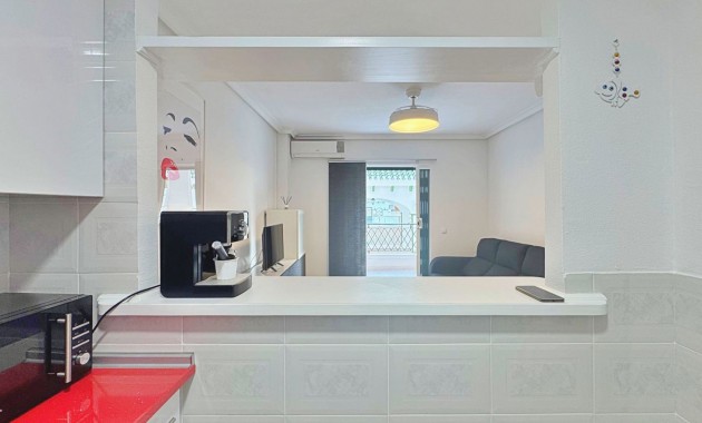 Herverkoop - Appartement / flat -
La Mata - La Mata - Town