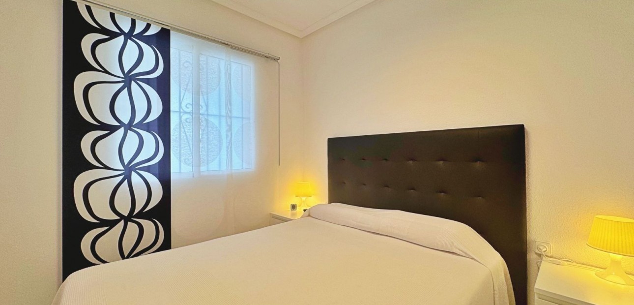 Herverkoop - Appartement / flat -
La Mata - La Mata - Town