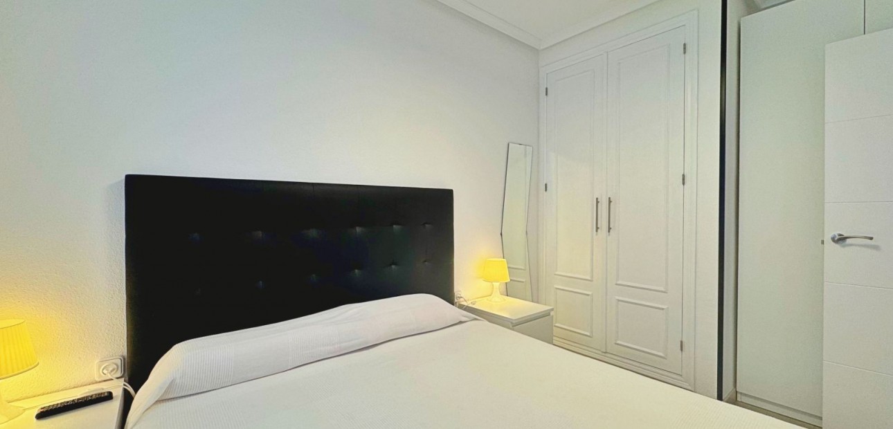 Herverkoop - Appartement / flat -
La Mata - La Mata - Town