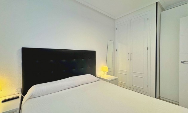 Herverkoop - Appartement / flat -
La Mata - La Mata - Town