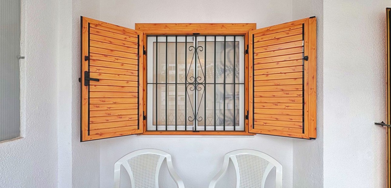 Herverkoop - Appartement / flat -
La Mata - La Mata - Town