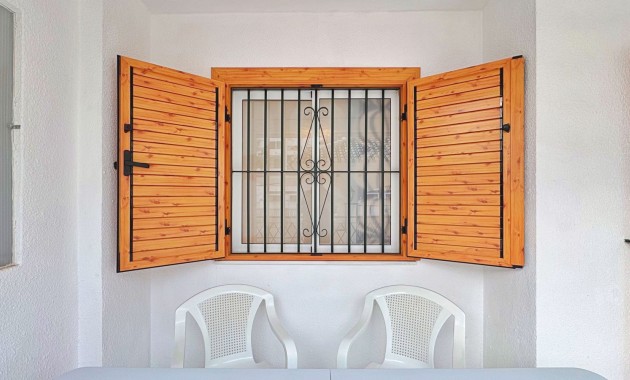 Herverkoop - Appartement / flat -
La Mata - La Mata - Town