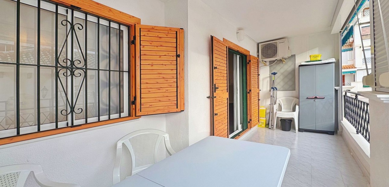 Herverkoop - Appartement / flat -
La Mata - La Mata - Town