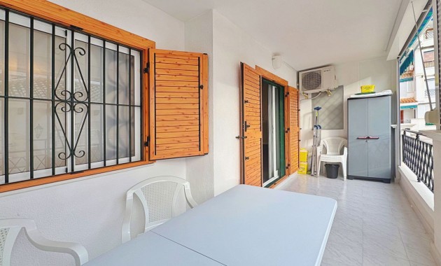 Herverkoop - Appartement / flat -
La Mata - La Mata - Town