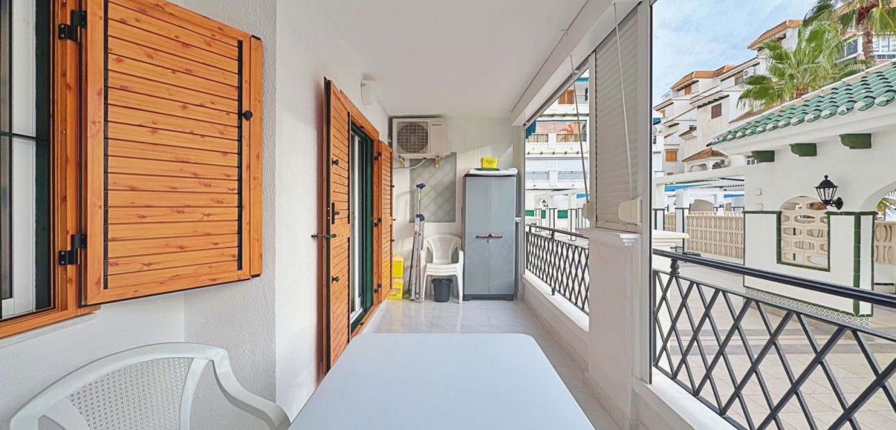 Herverkoop - Appartement / flat -
La Mata - La Mata - Town