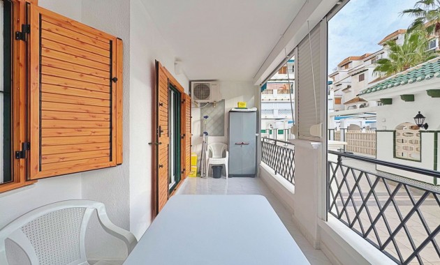 Herverkoop - Appartement / flat -
La Mata - La Mata - Town