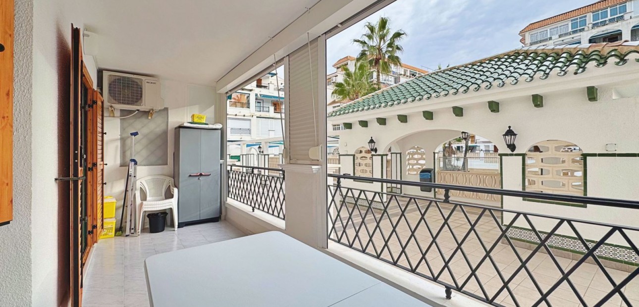 Herverkoop - Appartement / flat -
La Mata - La Mata - Town