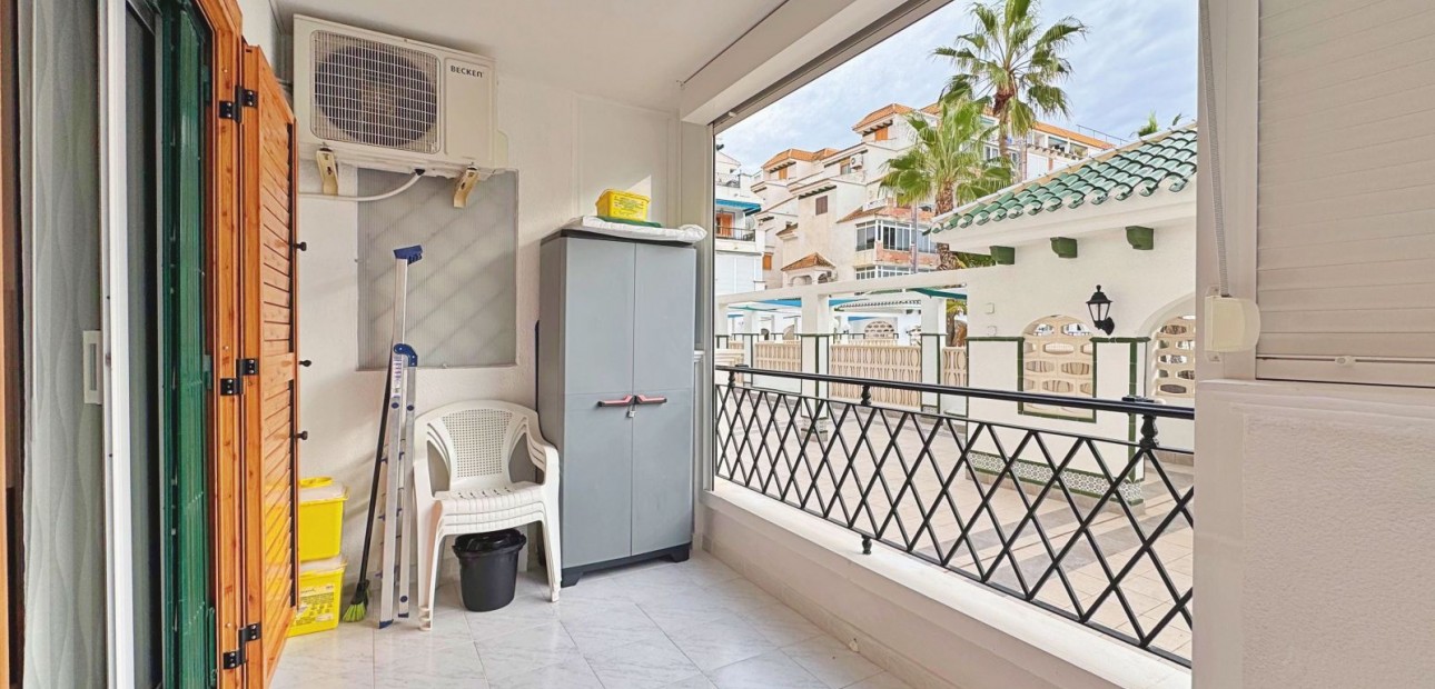 Herverkoop - Appartement / flat -
La Mata - La Mata - Town