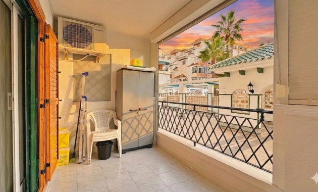 Herverkoop - Appartement / flat -
La Mata - La Mata - Town