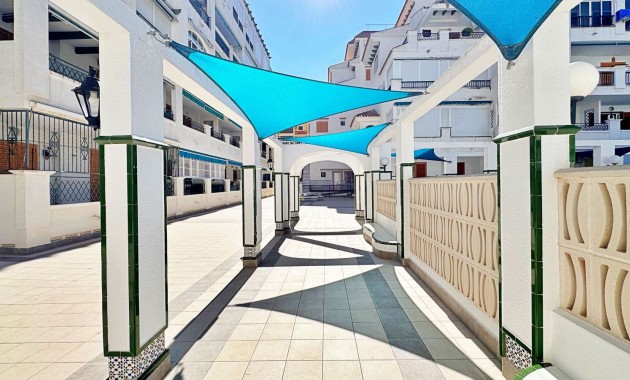 Herverkoop - Appartement / flat -
La Mata - La Mata - Town