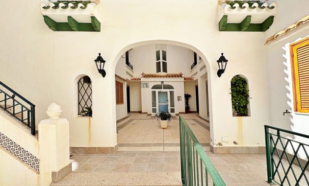 Herverkoop - Appartement / flat -
La Mata - La Mata - Town