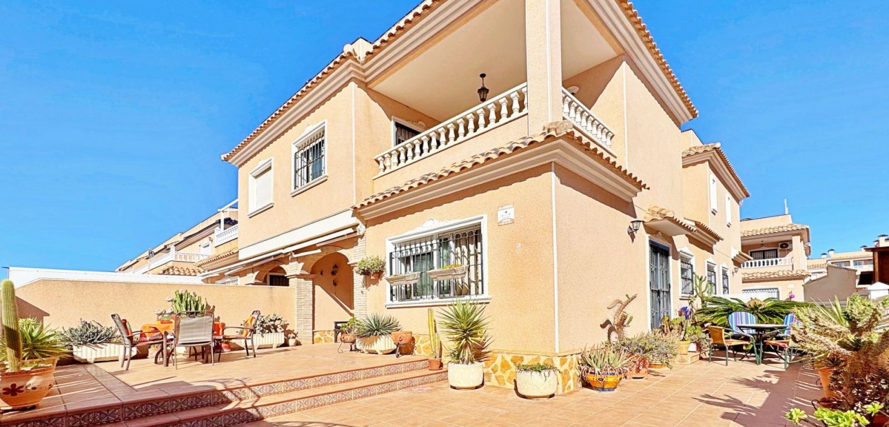 Herverkoop - Quad Villa -
Orihuela Costa - Villamartin