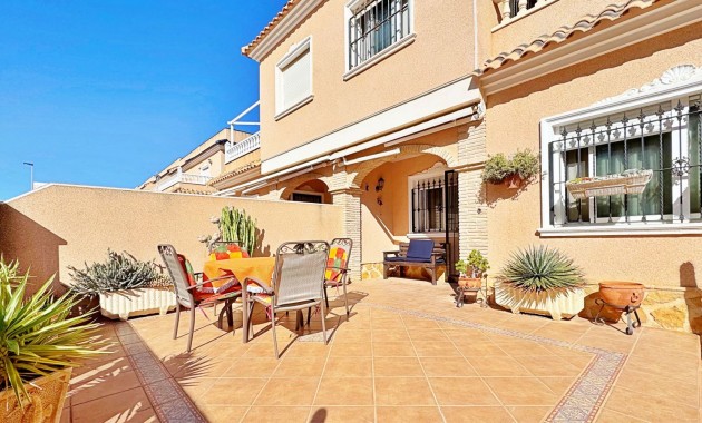 Herverkoop - Quad Villa -
Orihuela Costa - Villamartin