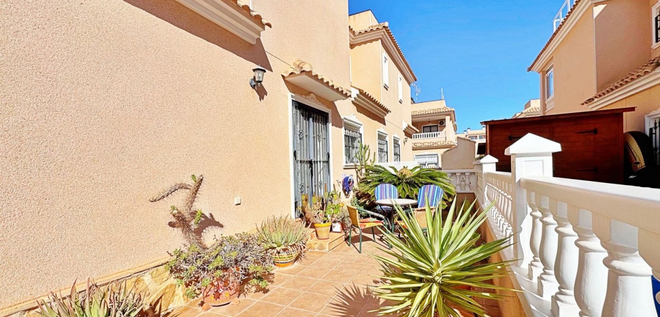 Herverkoop - Quad Villa -
Orihuela Costa - Villamartin