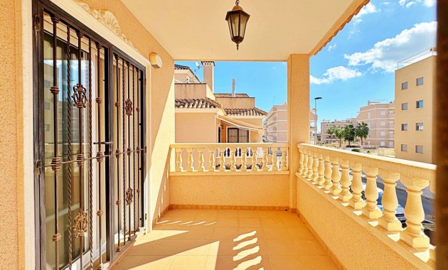 Herverkoop - Quad Villa -
Orihuela Costa - Villamartin