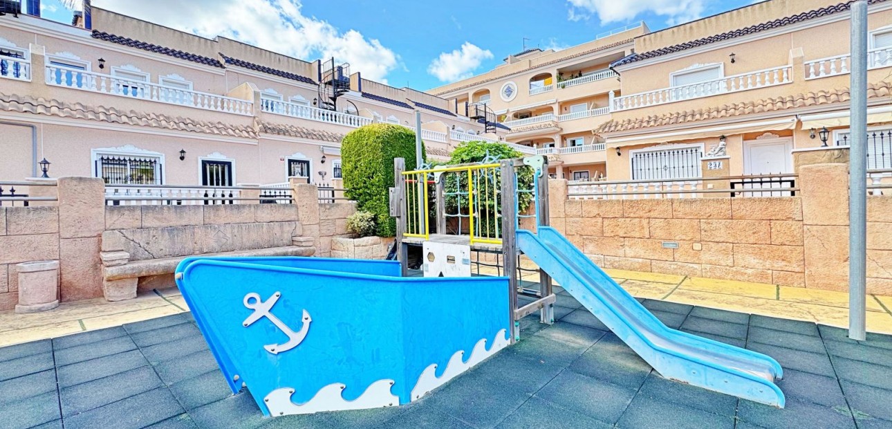 Herverkoop - Quad Villa -
Orihuela Costa - Villamartin