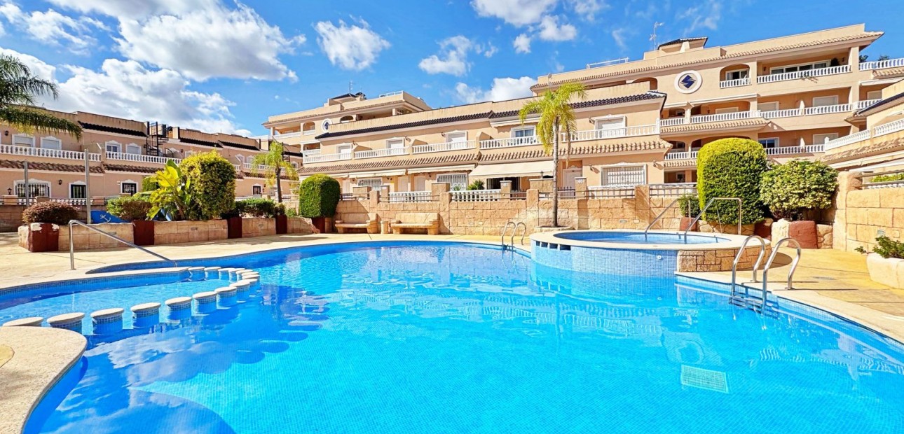 Herverkoop - Quad Villa -
Orihuela Costa - Villamartin