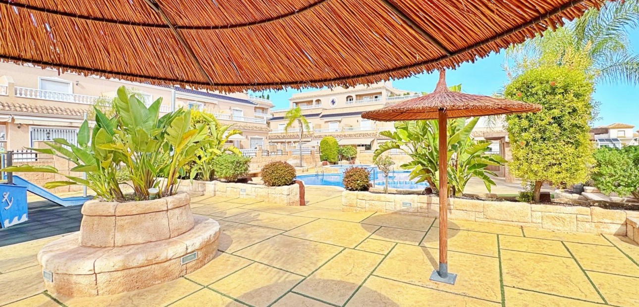 Herverkoop - Quad Villa -
Orihuela Costa - Villamartin