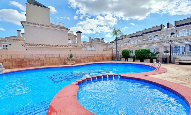 Herverkoop - Quad Villa -
Orihuela Costa - Villamartin