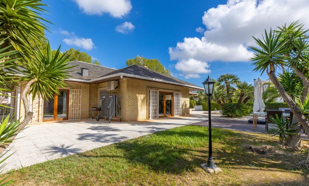 Herverkoop - Detached Villa -
Orihuela Costa - Las Filipinas