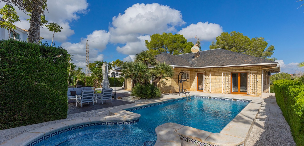 Herverkoop - Detached Villa -
Orihuela Costa - Las Filipinas