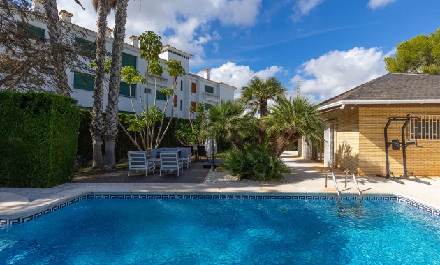 Herverkoop - Detached Villa -
Orihuela Costa - Las Filipinas