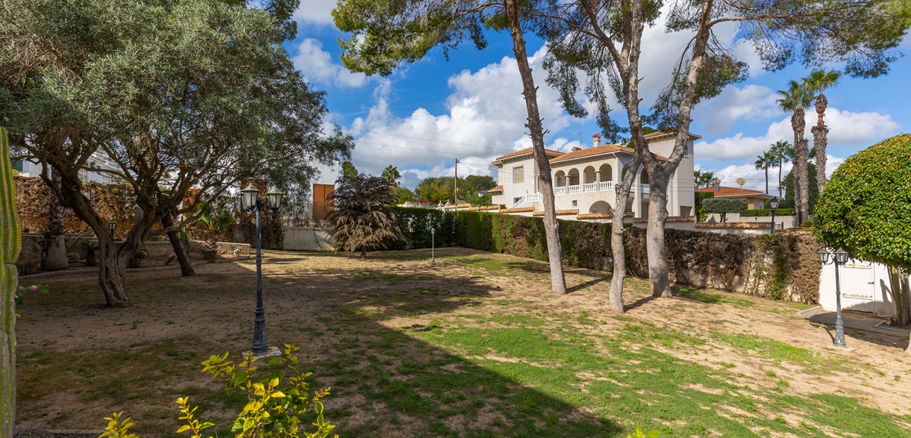 Herverkoop - Detached Villa -
Orihuela Costa - Las Filipinas