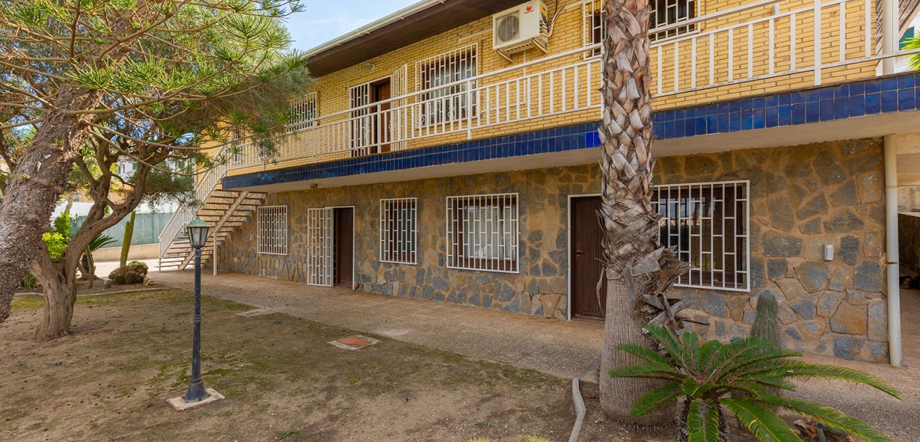 Herverkoop - Detached Villa -
Orihuela Costa - Las Filipinas