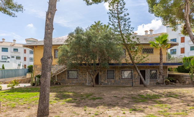 Herverkoop - Detached Villa -
Orihuela Costa - Las Filipinas