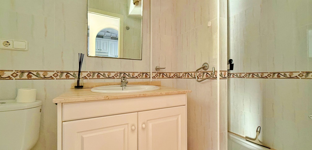 Herverkoop - Herenhuis -
Orihuela Costa - Lomas de Campoamor