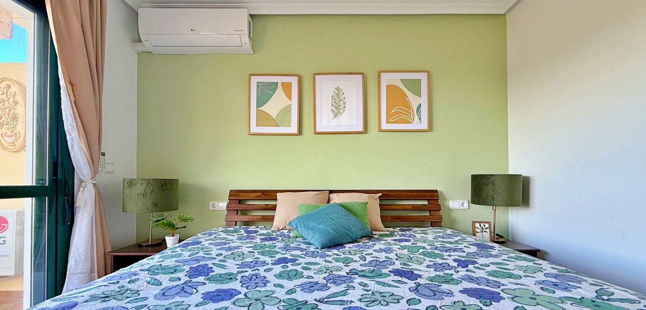 Herverkoop - Herenhuis -
Orihuela Costa - Lomas de Campoamor