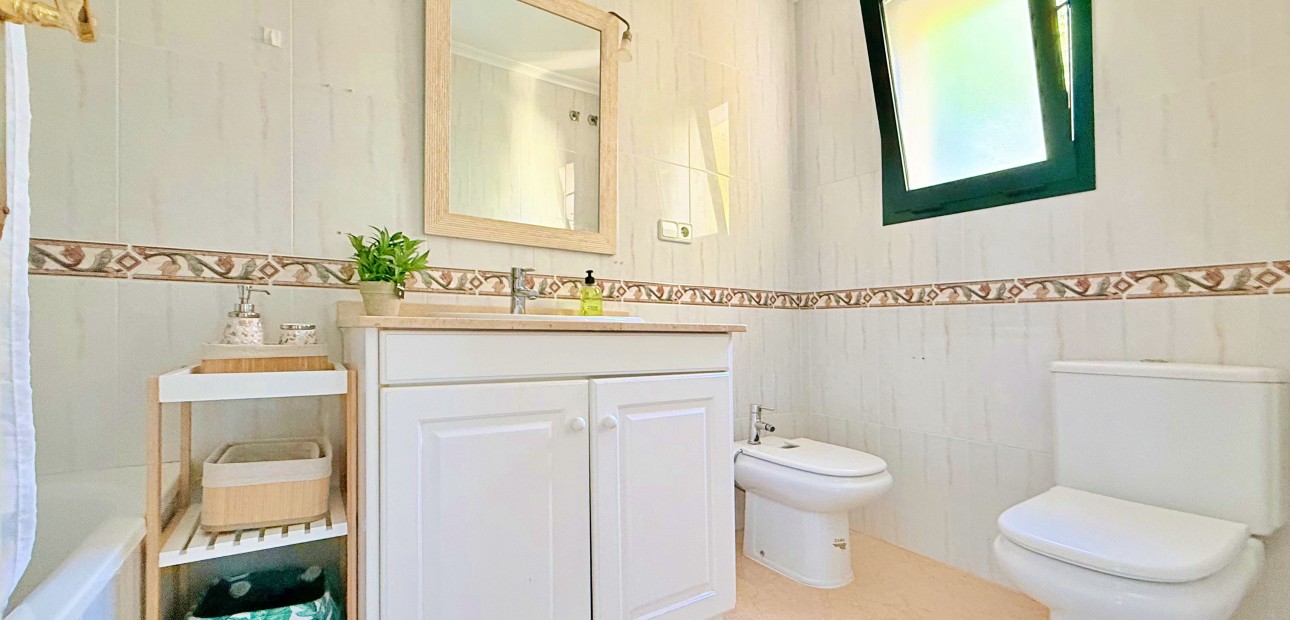 Herverkoop - Herenhuis -
Orihuela Costa - Lomas de Campoamor