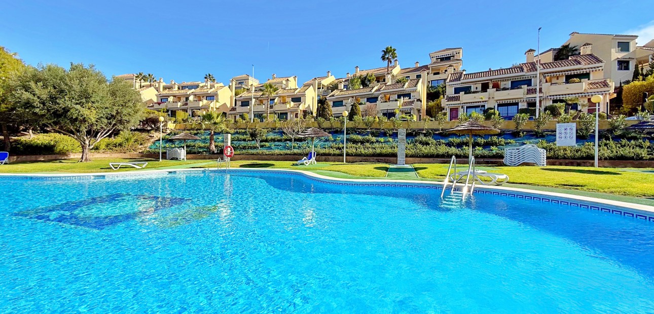 Herverkoop - Herenhuis -
Orihuela Costa - Lomas de Campoamor